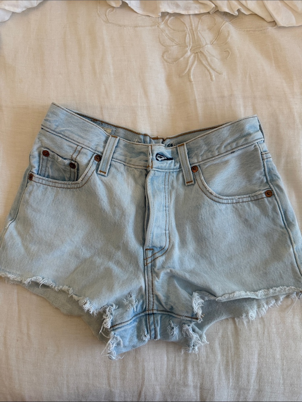 LEVI’S Light Wash Denim Cutoff Shorts